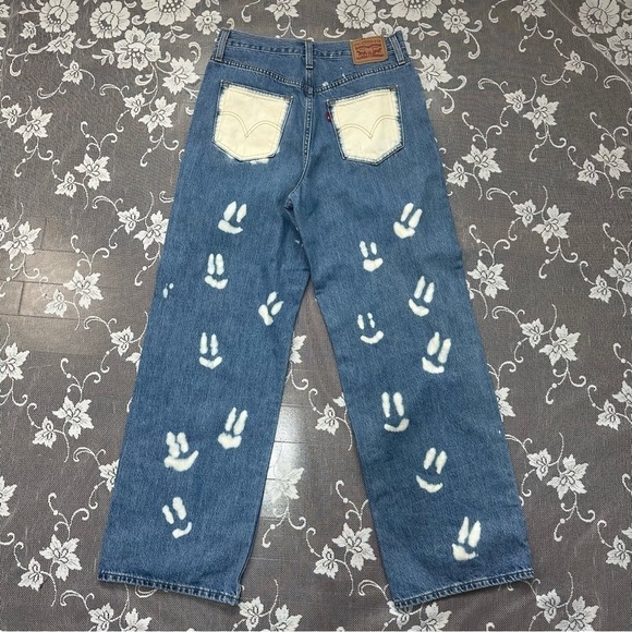 Levi’s High Waisted Straight Custom Bleached Jeans Smiley Faces Sz 28 - Picture 4 of 16